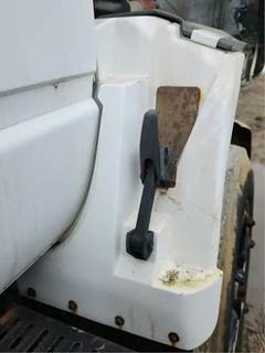 GMC TopKick C7000 Right Fender Extension for a 1991 GMC C7000 Topkick