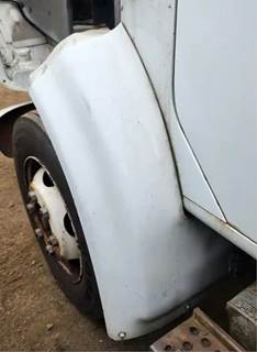 International 4600 Left Fender Extension