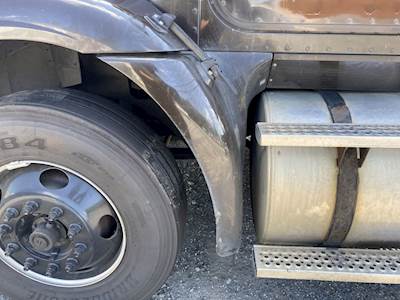 International 9200i Left Fender Extension