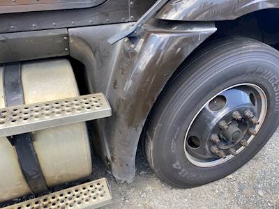 International 9200i Right Fender Extension