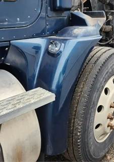 International 9200i Right Fender Extension