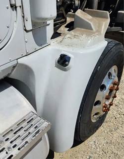 International 9400i Right Fender Extension