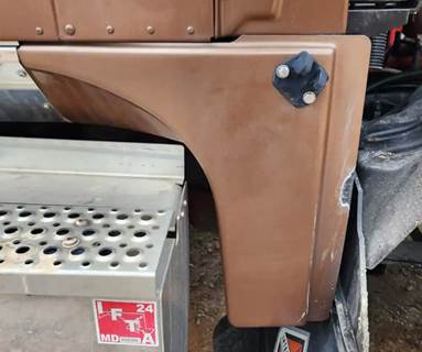 International HX520 Right Fender Extension