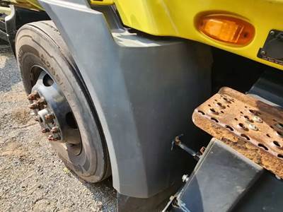 International RH613 Left Fender Extension