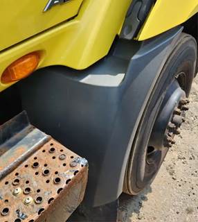 International RH613 Right Fender Extension