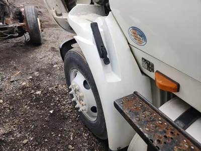 International TranStar 8600 Left Fender Extension