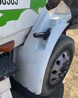 International TranStar 8600 Right Fender Extension