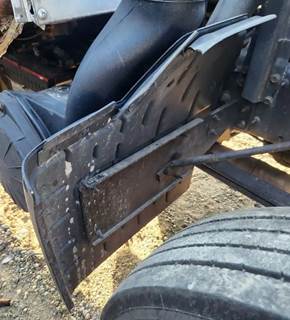 Isuzu FTR Right Fender Extension