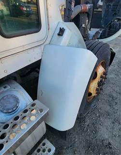 Kenworth T300 Right Fender Extension