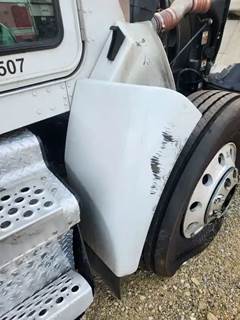 Kenworth T370 Right Fender Extension