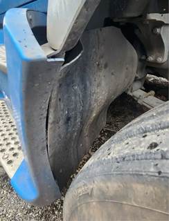 Kenworth T680 Right Fender Extension