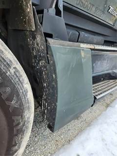 Kenworth T680 Left Fender Extension