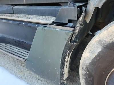 Kenworth T680 Right Fender Extension
