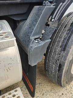 Kenworth T680 Right Fender Extension