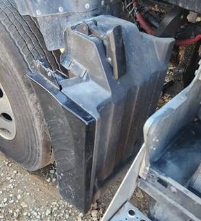 Kenworth T680 Left Fender Extension