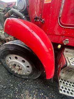 Kenworth T800 Left Fender Extension
