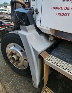 Mack CH613 Left Fender Extension