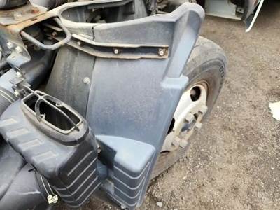 Mitsubishi FE-84D Right Fender Extension