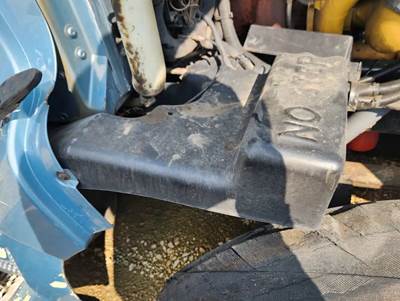 Peterbilt 387 Right Fender Extension