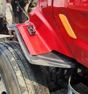 Peterbilt 579 Left Fender Extension