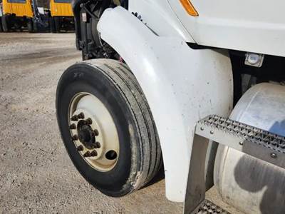 Peterbilt 579 Left Fender Extension