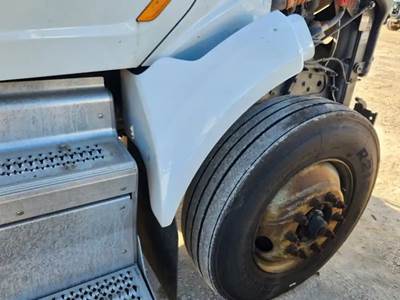 Peterbilt 579 Right Fender Extension