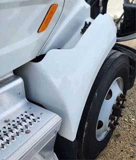 Peterbilt 579 Right Fender Extension