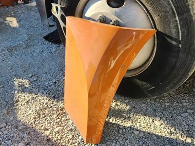 Peterbilt 579 Right Fender Extension