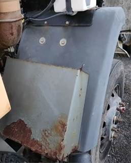 Sterling SC8000 Right Fender Extension for a 2007 Sterling SC8000 Cargo