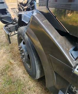 Volvo VNL Left Fender Extension