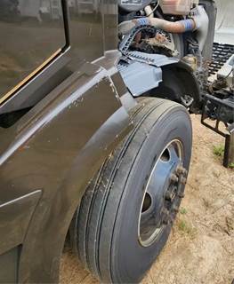 Volvo VNL Right Fender Extension