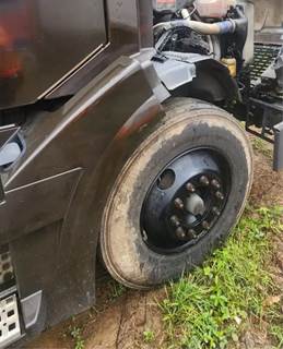 Volvo VNL Right Fender Extension