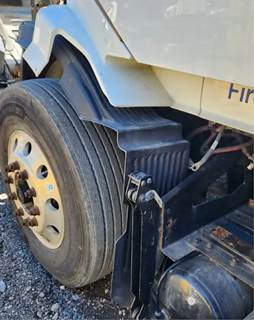 Volvo VNL Left Fender Extension