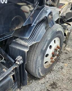 Volvo VNL Right Fender Extension