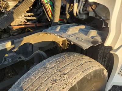 Freightliner Cascadia 126 Left Fender