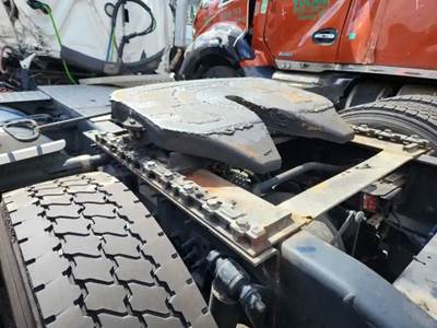 AIR SLIDE Fontaine Fifth Wheel for a 2021 Freightliner Cascadia 116