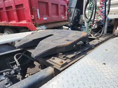 AIR SLIDE Fontaine Fifth Wheel for a 1997 Ford LT9000