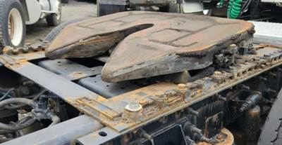 AIR SLIDE Fontaine Fifth Wheel for a 2012 International PROSTAR