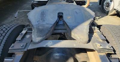 AIR SLIDE Fontaine Fifth Wheel for a 1995 International 4900