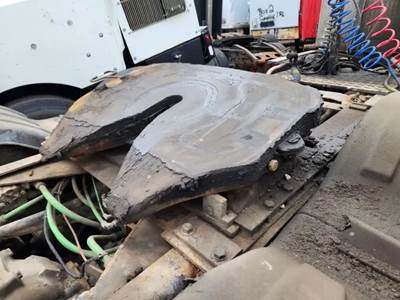 AIR SLIDE Fontaine Fifth Wheel for a 2000 Sterling L9500