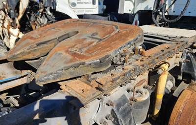 AIR SLIDE Fontaine Fifth Wheel for a 2003 Freightliner Columbia 120