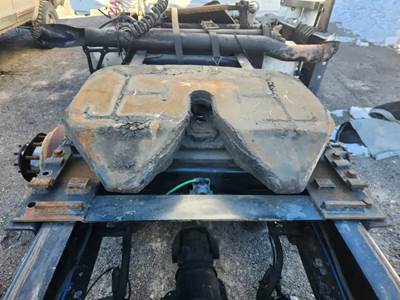 AIR SLIDE Fontaine Fifth Wheel for a 2015 Freightliner Cascadia 125