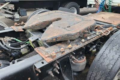 AIR SLIDE Fontaine Fifth Wheel for a 2011 International PROSTAR