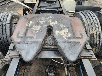 AIR SLIDE Fontaine Fifth Wheel for a 2022 Freightliner Cascadia 126