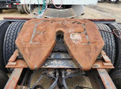 AIR SLIDE Fontaine Fifth Wheel for a 2000 International 9400