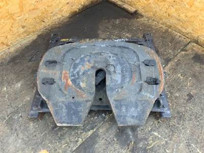 AIR SLIDE HOLLAND Fifth Wheel for a 2014 Freightliner Cascadia 125