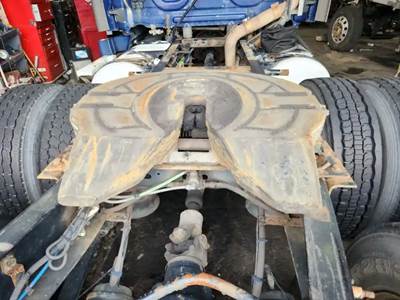 AIR SLIDE HOLLAND Fifth Wheel for a 2015 Freightliner Cascadia 125