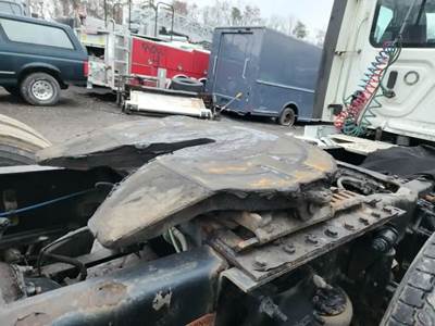 AIR SLIDE HOLLAND Fifth Wheel for a 2020 Freightliner Cascadia 126