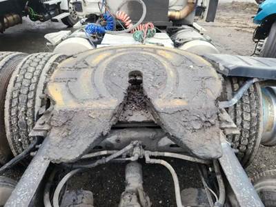 AIR SLIDE HOLLAND Fifth Wheel for a 2013 Freightliner Cascadia 113