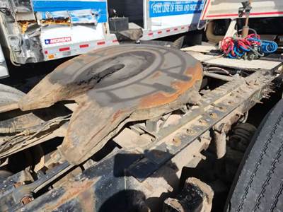 AIR SLIDE HOLLAND Fifth Wheel for a 2016 Mack CHU613